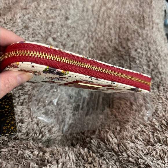 NWT Loungefly Snow White tattoo wallet - Picture 4 of 11